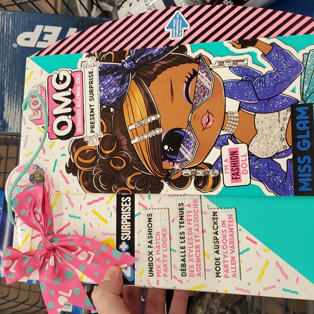 Lol O.M.G. outrageous millennial girls present suprise